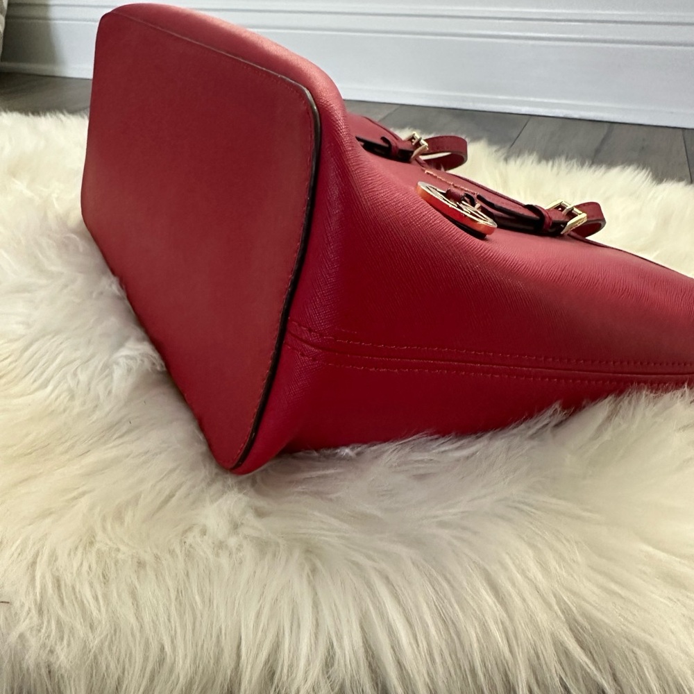 Michael Kors Jet Set Tote - Picture 6 of 11